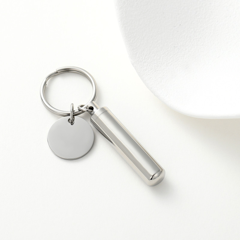 Llavero Cilindro con Placa y Huellas - Silver Llavero Cilindro con Placa y Huellas - Silver